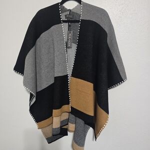 Gracia Women's Black, Gray, and Tan Poncho